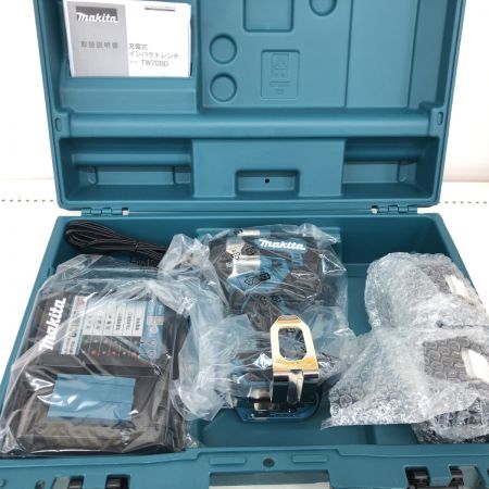 ДД MAKITA マキタ インパクトレンチ   インパクトレンチ   未使用品(S) 充電器・充電池2個・ケース付 コードレス式 18v TW700D ブルー