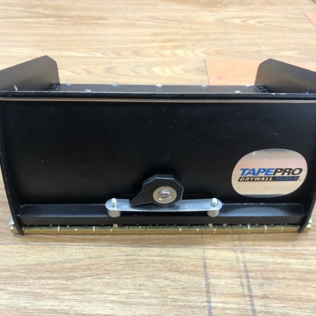 ДД 極東産機 フラットボックス付き Tapepro Drywall Tools ﾌﾟﾛﾘｰﾁﾌﾗｯﾄﾎﾞｯｸｽﾊﾝﾄﾞﾙ 1.4kg ブルー