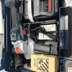 ДД BOSCH ボッシュ ディスクグラインダー 未使用品(S) コードレス式 18v 先端工具付きセット GWX18V-15SC5J Nランク