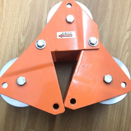 ДД IKURA SEIKI CO.,LTD. 育良精機 3連ケーブルコロ　ISS-3400 オレンジ 程度B ISS-3400 オレンジ