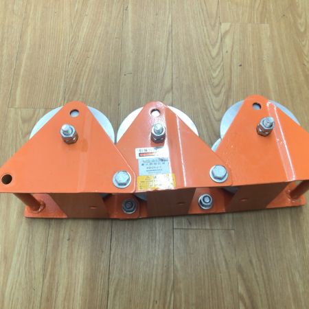 ДД IKURA SEIKI CO.,LTD. 育良精機 3連ケーブルコロ　ISS-3400 オレンジ 程度B ISS-3400 オレンジ