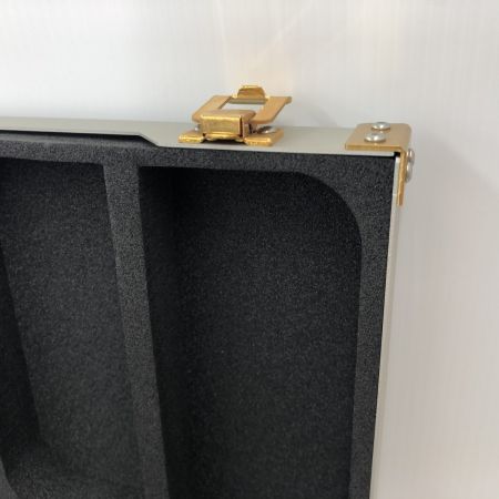 σσ Megabass メガバス タックルボックス アサイラムアイバンク