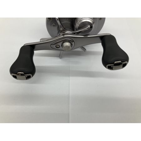 σσ SHIMANO シマノ 09カルカッタコンクエスト201DC 02282