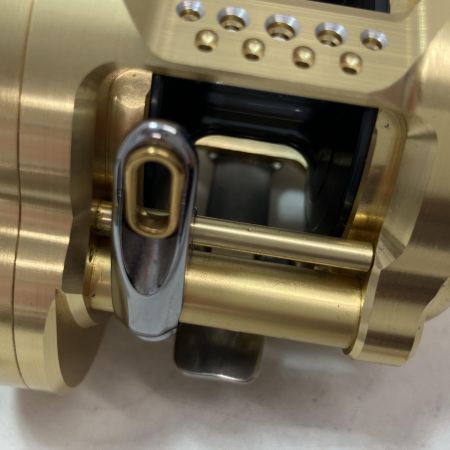 SHIMANO シマノ ベイトリール カルカッタコンクエストMD 300XGLH 045935