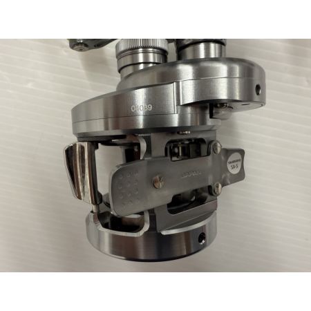 σσ SHIMANO シマノ 20カルカッタコンクエストDC200HG 美品 程度A リブレ100付き 純正ハンドル付き 04039