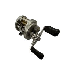 σσ SHIMANO シマノ 04カルカッタコンクエスト 101DC キズ有 程度B 01866 Bランク