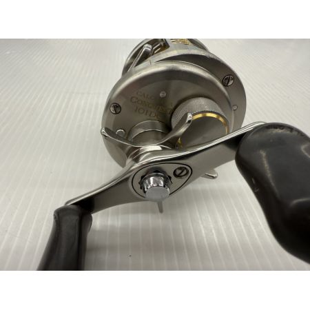 σσ SHIMANO シマノ 04カルカッタコンクエスト 101DC キズ有 程度B 01866