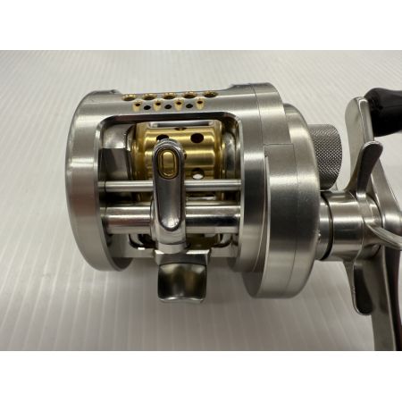 σσ SHIMANO シマノ 04カルカッタコンクエスト 101DC キズ有 程度B 01866