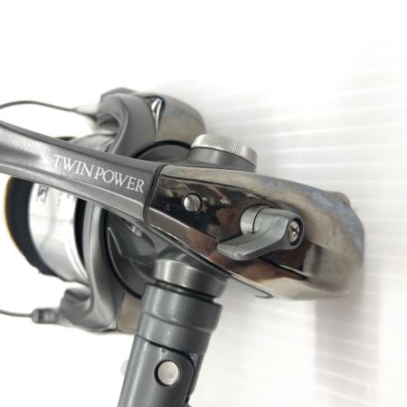 σσ SHIMANO シマノ  スピニングリール   02ツインパワー2500 程度B 袋付 SC83E