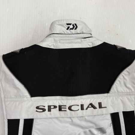σσ DAIWA ダイワ フィッシングベスト DAIWA SIZE XL ホワイト DV-1021 ホワイト