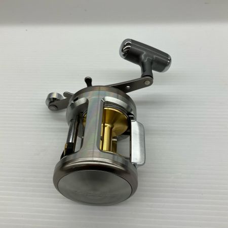 σσ DAIWA ダイワ ミリオネアCV-X 300 程度B 613838