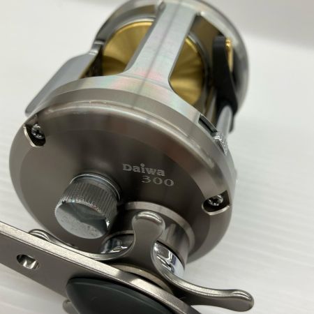 σσ DAIWA ダイワ ミリオネアCV-X 300 程度B 613838