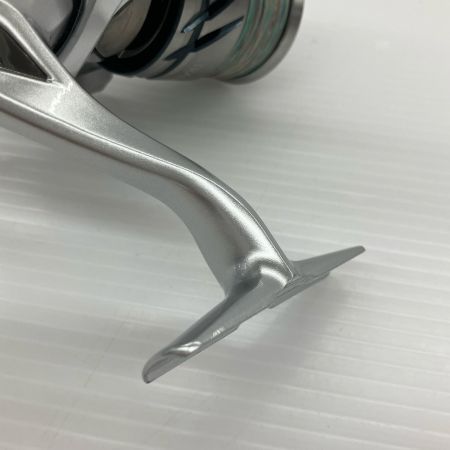 SHIMANO シマノ スピニングリール  23ストラディック 3000MHG ハンドルノブゴメクサス/リールスタンド付き 045874