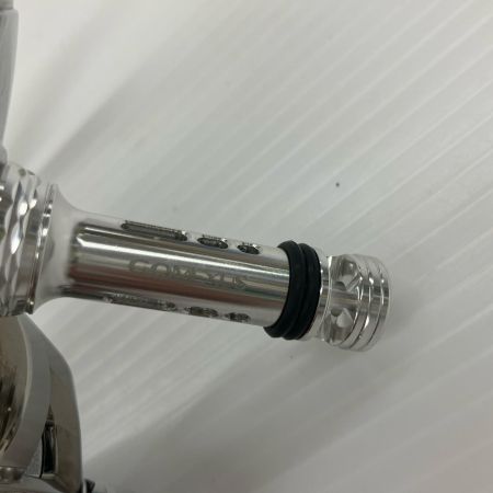SHIMANO シマノ スピニングリール  23ストラディック 3000MHG ハンドルノブゴメクサス/リールスタンド付き 045874