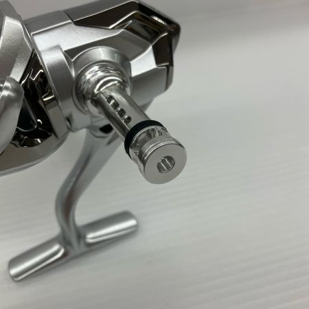 SHIMANO シマノ スピニングリール  23ストラディック 3000MHG ハンドルノブゴメクサス/リールスタンド付き 045874