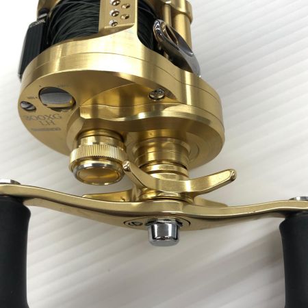 σσ SHIMANO シマノ ベイトリール 23カルカッタコンクエストMD 300XGLH 045935