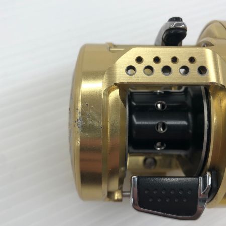 σσ SHIMANO シマノ ベイトリール 14カルカッタコンクエスト 200 03204