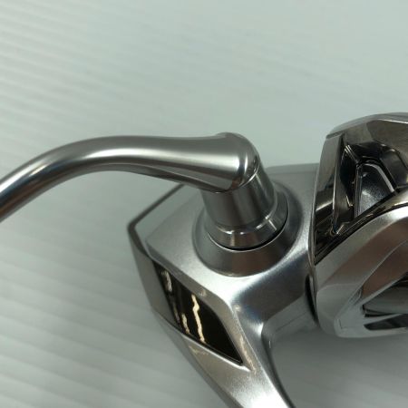 σσ SHIMANO シマノ スピニングリール 23ストラディック 3000MHG 045874