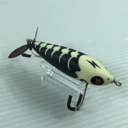 σσ LESS isMORE 津波ルアーズモルディンロジタルタバズ