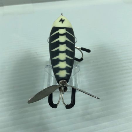 σσ LESS isMORE 津波ルアーズモルディンロジタルタバズ