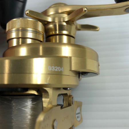 σσ SHIMANO シマノ ベイトリール  14カルカッタコンクエスト 200 キズ有 03204