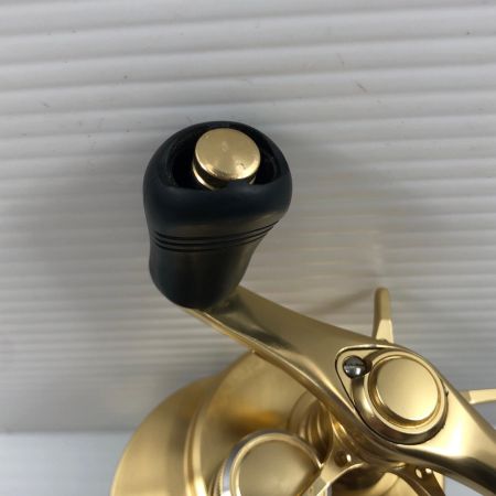 SHIMANO シマノ ベイトリール  14カルカッタコンクエスト 200 キズ有 03204
