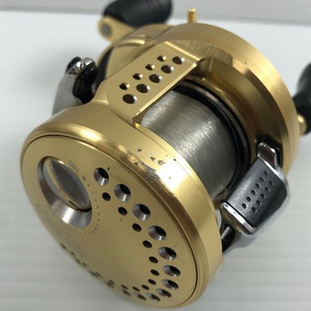 σσ SHIMANO シマノ ベイトリール  14カルカッタコンクエスト 200 キズ有 03204