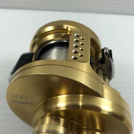 σσ SHIMANO シマノ ベイトリール  14カルカッタコンクエスト 200 キズ有 03204