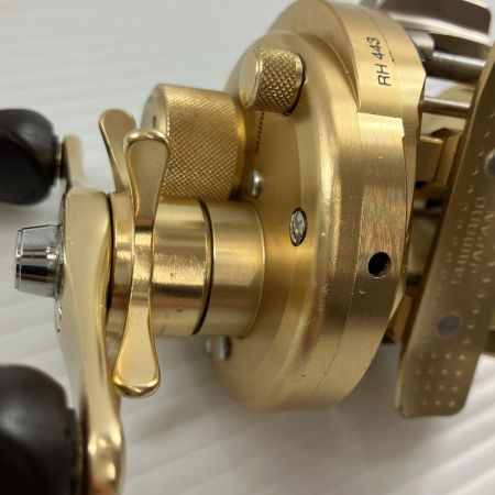 σσ SHIMANO シマノ ベイトリール カルカッタコンクエスト 101 RH443