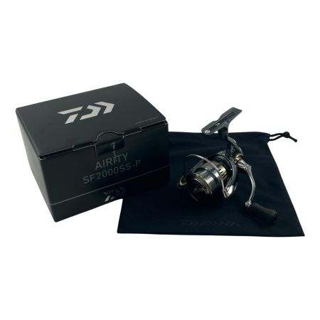 σσ DAIWA ダイワ スピニングリール 23エアリティ SF2000SS-P 箱付 110528