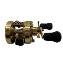 σσ SHIMANO シマノ ベイトリールカルカッタコンクエスト 300 RH445 シャリ音/ハンドルガタ有り 01573 Bランク