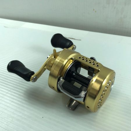 σσ SHIMANO シマノ ベイトリール 15カルカッタコンクエスト 401 キズ有 03362
