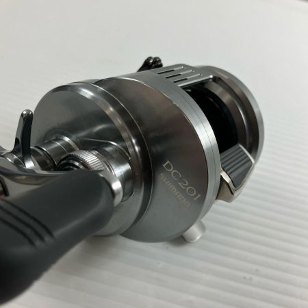 σσ SHIMANO シマノ ベイトリール19カルカッタコンクエストDC 201 03979