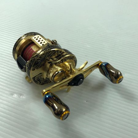 σσ SHIMANO シマノ ベイトリール 22カルカッタコンクエスト 200XG ゴメクサスハンドルノブ/カスタムステッカー 044402