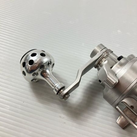 σσ  両軸リール ACCURATE BOSS FURY 400 キズ有 00655