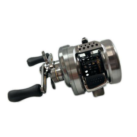σσ SHIMANO シマノ ベイトリール 17カルカッタコンクエストBFS HG L  03676