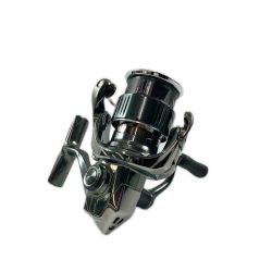 SHIMANO シマノ スピニングリール 22ステラ C2000S 未使用 箱付 043832 Aランク