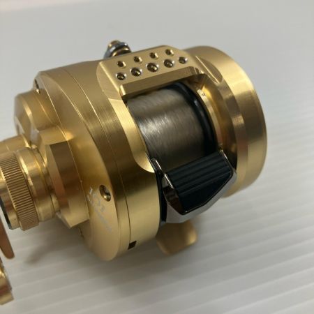 SHIMANO シマノ ベイトリール 21カルカッタコンクエスト 101 美品 04233
