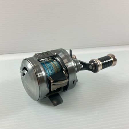 SHIMANO シマノ ベイトリール 26カルカッタコンクエストDC200XG バサートハンドル 048752
