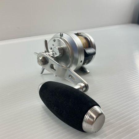 SHIMANO シマノ ベイトリール 11オシアカルカッタ 201HG キズ有 箱付 02779