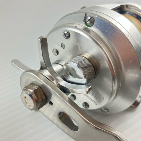 SHIMANO シマノ ベイトリール 11オシアカルカッタ 201HG キズ有 箱付 02779