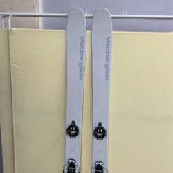 VECTOR GLIDE ベクターグライド スキー VECTOR GLIDE 程度A Polarve　164cm クライミングスキン付属 ホワイト Bランク