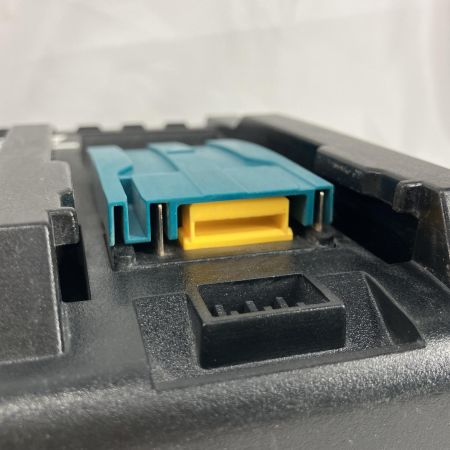 MAKITA マキタ 充電器 MAKITA マキタ DC18RD 7.2-18V用 急速充電器　ブラック 本体のみ DC18RD ブラック