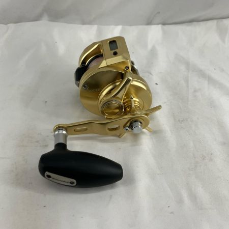 SHIMANO シマノ SHIMANO シマノ 03820　両軸リール　オシアコンクエスト　ケース付 03820
