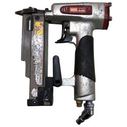 €€ MAKITA マキタ 常圧エアネイラ(本体のみ) TA-235 レッド Cランク