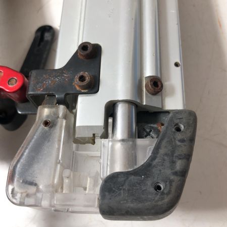 MAKITA マキタ 高圧仕上釘打 AF552H レッド