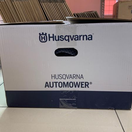 Husqvarna ハスクバーナ 芝刈り機 AUTOMOWER105
