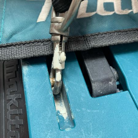 MAKITA マキタ 乾湿両用業務用充電式集じん機 VC750D