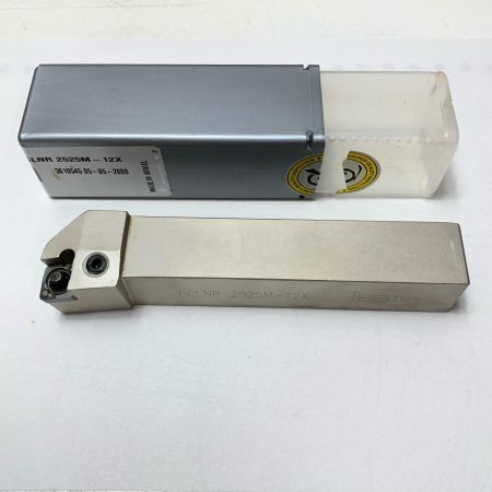 旋削加工用シャンク工具