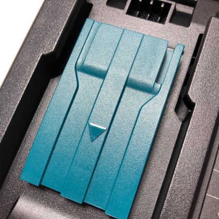 MAKITA マキタ 充電器 2個セット DC18RF